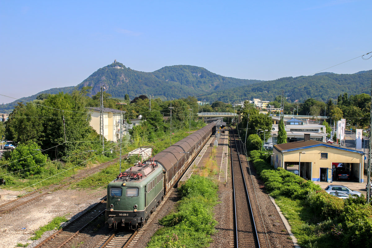 Am 26.07.2018 konnte ich 140 438 mit dem Henkelzug bei Bad-Honnef fotografieren.