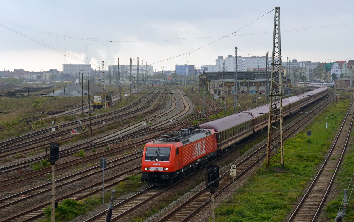 Am 26.10.14 zog 189 801 der WLE den Partysonderzug von Halle(S) nach Köln vorbei am Rbf Halle(S) Richtung Köthen.