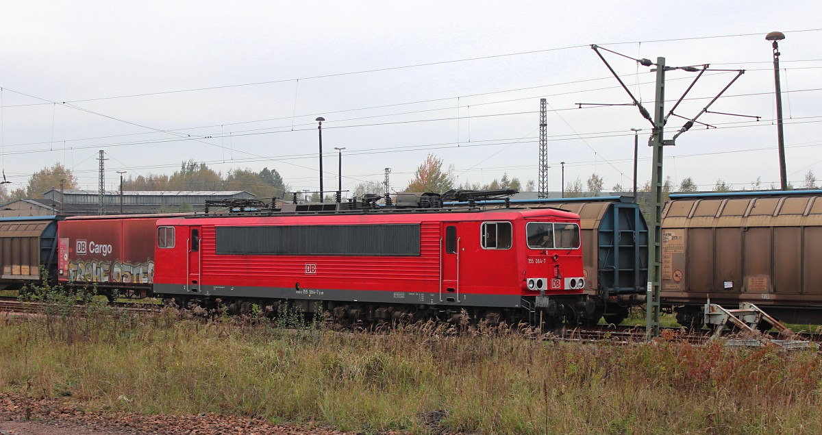 Am 26.10.2014 steht die 155 084-7 zur Sonntagsruhe in Zwickau. Aufnahme Endstand am Bahnsteigsende 1.