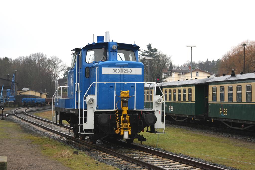 Am 26.2.2017 stand die ehemalige DB V 60 363029-9 der Press im Bahnhof Putbus.