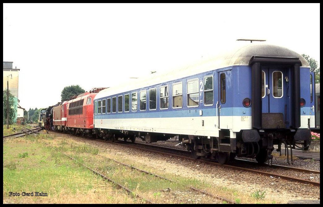 Am 26.6.1993 brachte 290009 einen Ausstellungszug bestehend aus verschiedenen DB Fahrzeugen nach Bad Rappenau.Am Ende des Zuges war der Interregio Wagen Bimdz 518-084-95064-2 eingereiht.