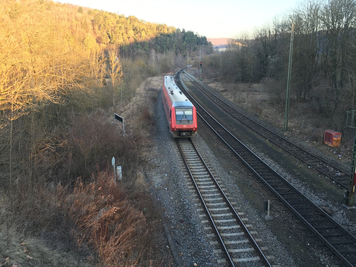Am 27.02.17 verlässt ein 611 als Ire 3213 den Bahnhof Blaubeuren.