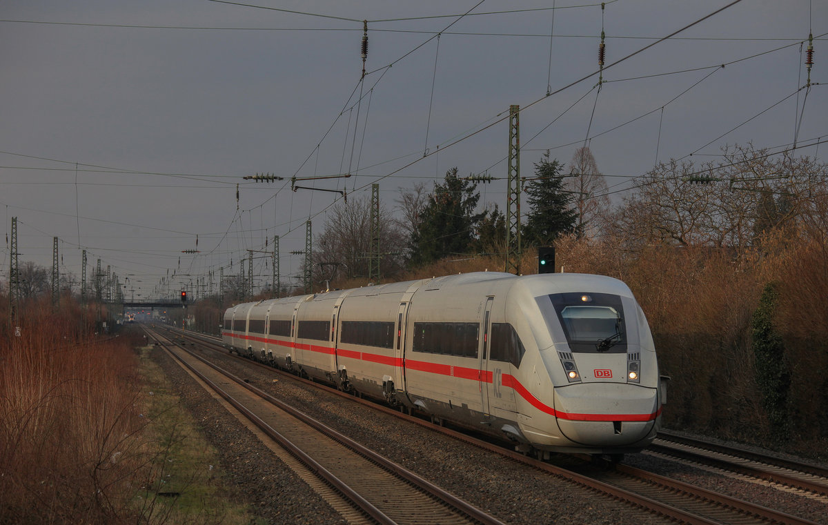 Am 27.02.2021 fuhr 412 217 als ICE-Linie 10 nach Düsseldorf Hbf und zurück nach Berlin durch Angermund. 