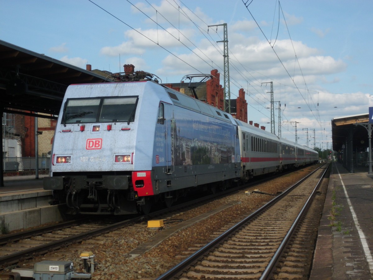 Am 27.04.2014 kam die 101 016 mit dem IC 1923 von Berlin nach Stendal und weiter nach Frankfurt(Main).