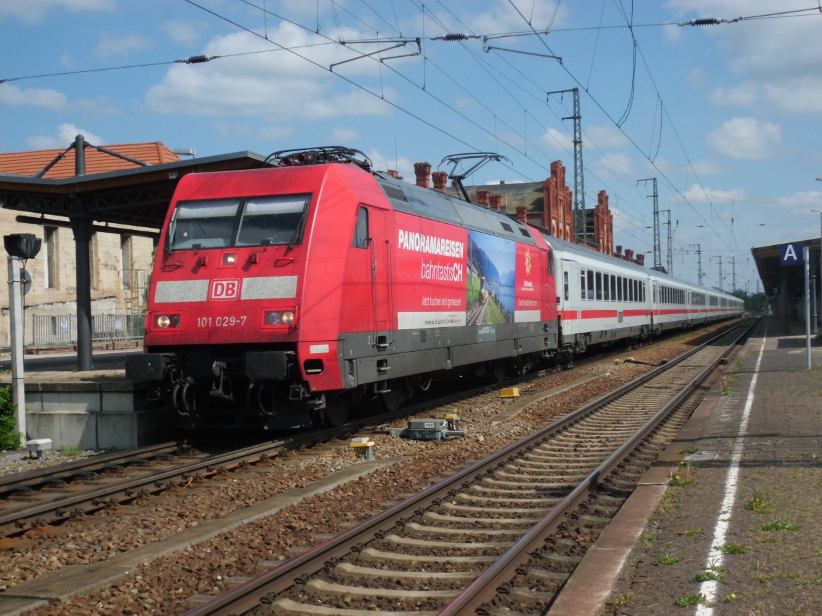 Am 27.04.2014 kam die 101 029 mit dem IC 144 von Berlin nach Stendal und weiter nach Amsterdam.