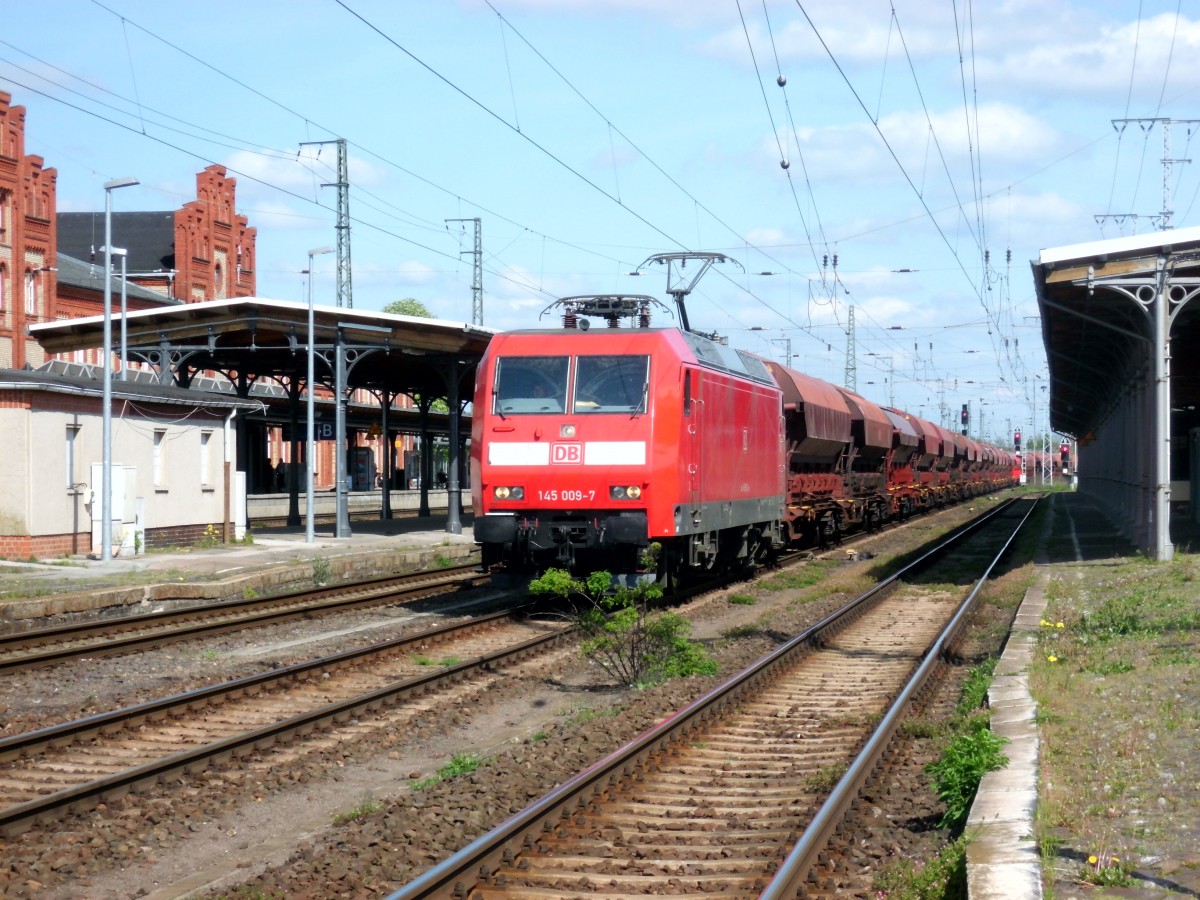 Am 27.04.2014 kam 145 009 mit einem Düngerzug von Magdeburg nach Stendal und fuhr weiter in Richtung Salzwedel. 