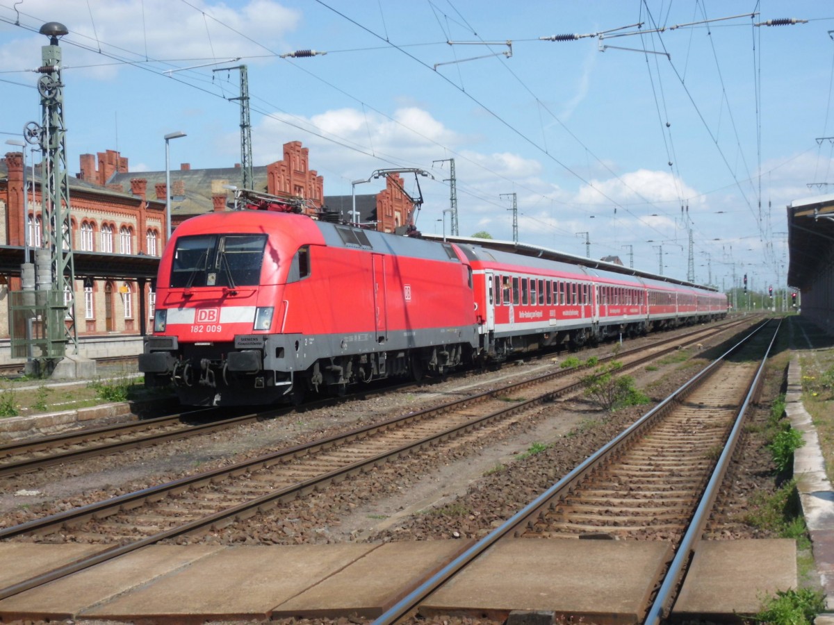 Am 27.04.2014 kam 182 009 mit dem neuen IRE 18598 von Berlin nach Stendal und fuhr weiter über Salzwedel nach Hamburg