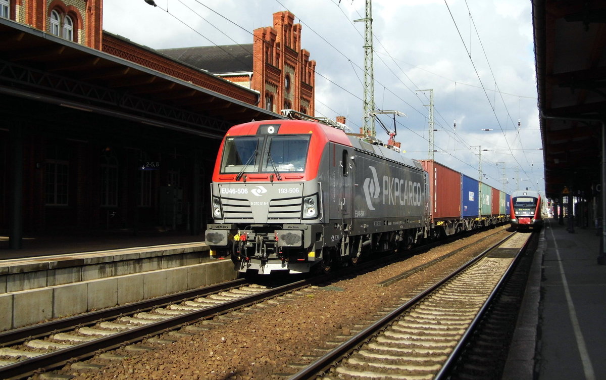 Am 27.04.2016  stand die  EU46-506 (5370 018-1) von der PKP Cargo in Stendal .
