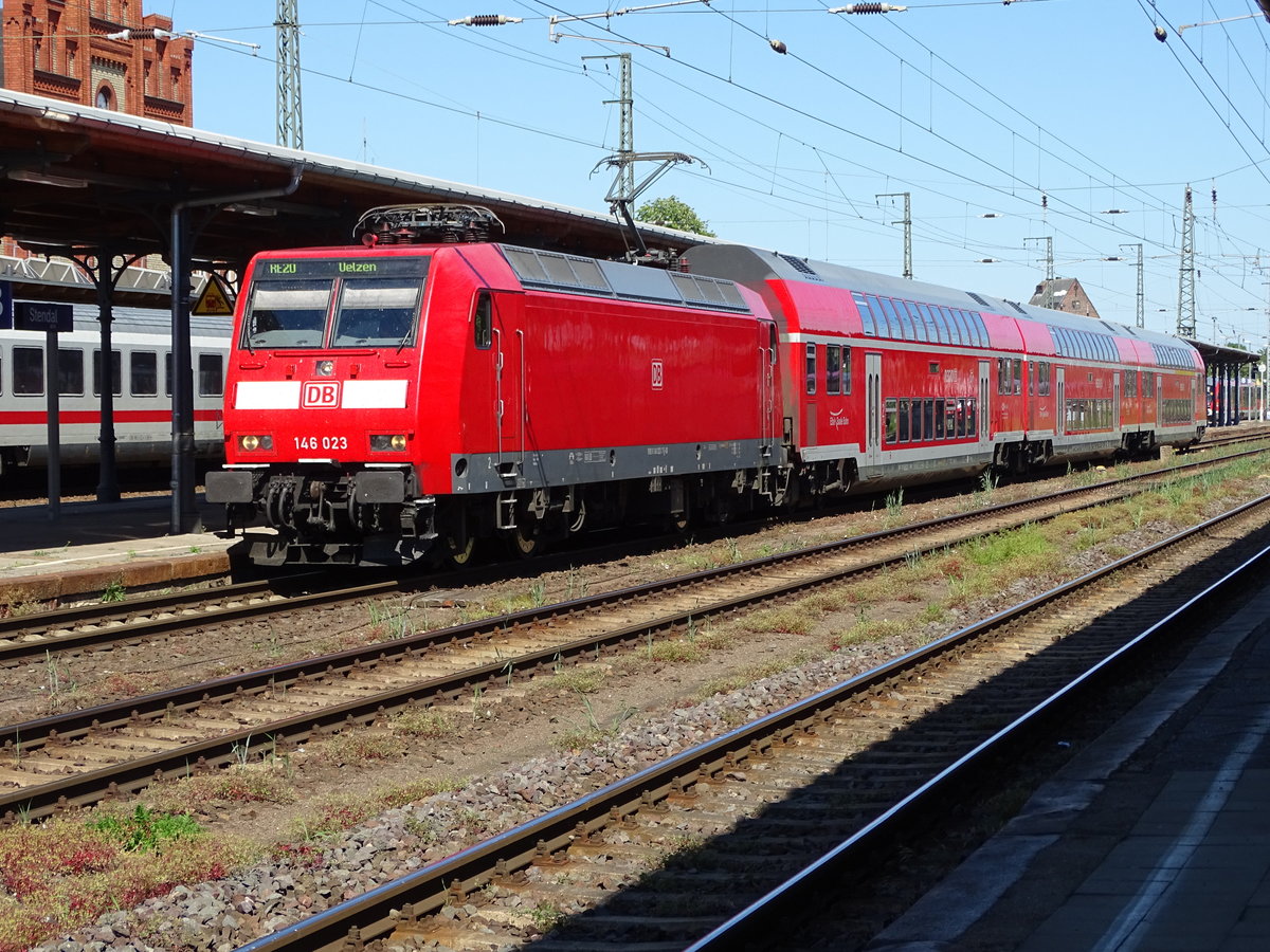 Am 27.05.2017 kam 146 023 mit dem RE aus Richtung Magdeburg nach Stendal und fuhr weiter in Richtung Uelzen.