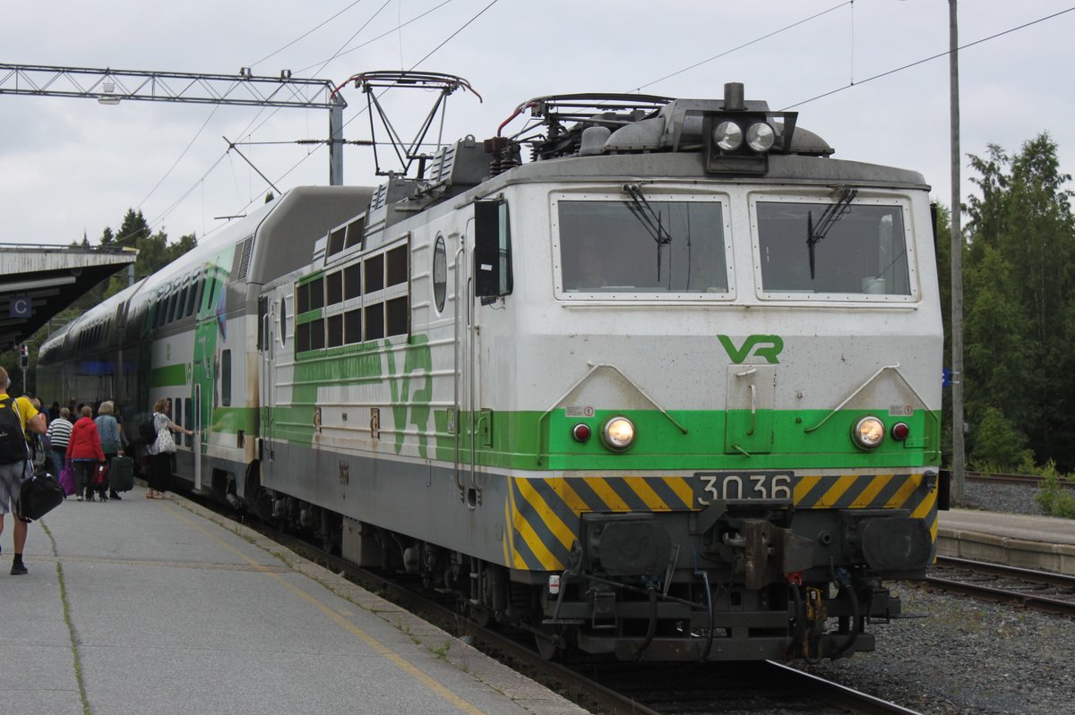 Am 27.07.2017 steht IC713 nach Kajaani im Bahnhof Kuopio.
