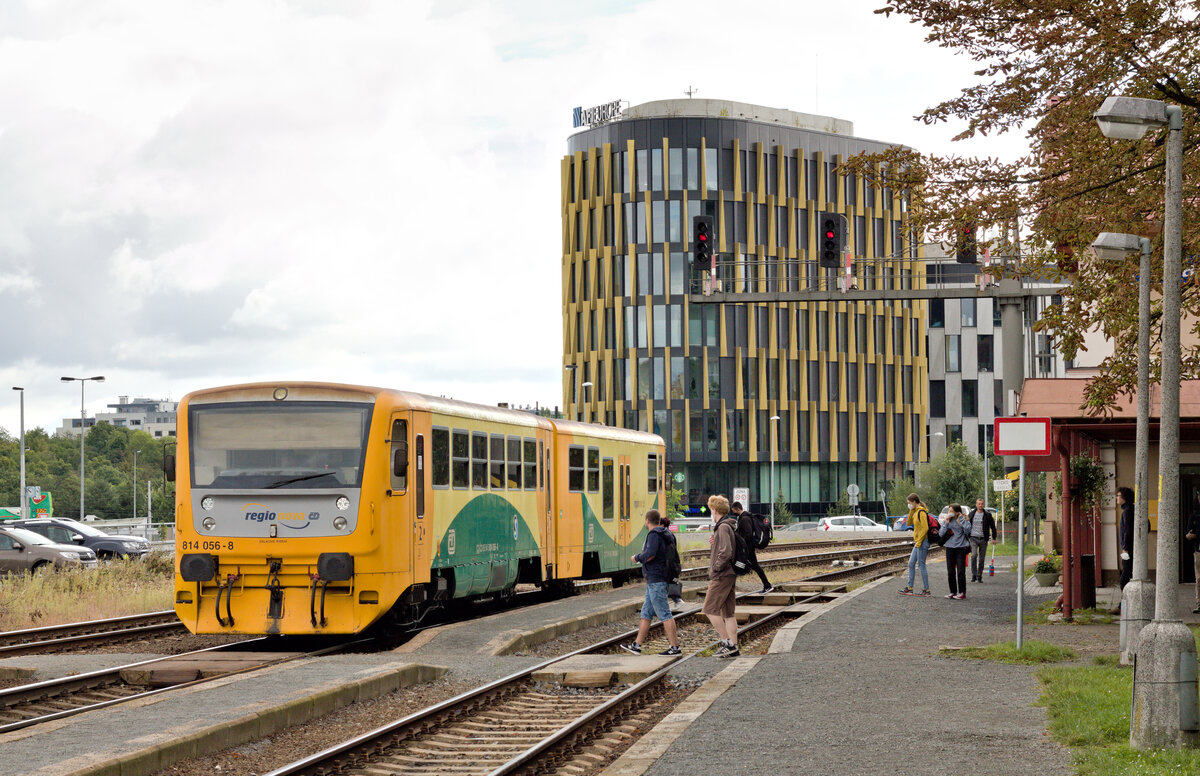 Am 27.08.2021 erreicht 814 056 den Bahnhof Praha-Veleslavín. 