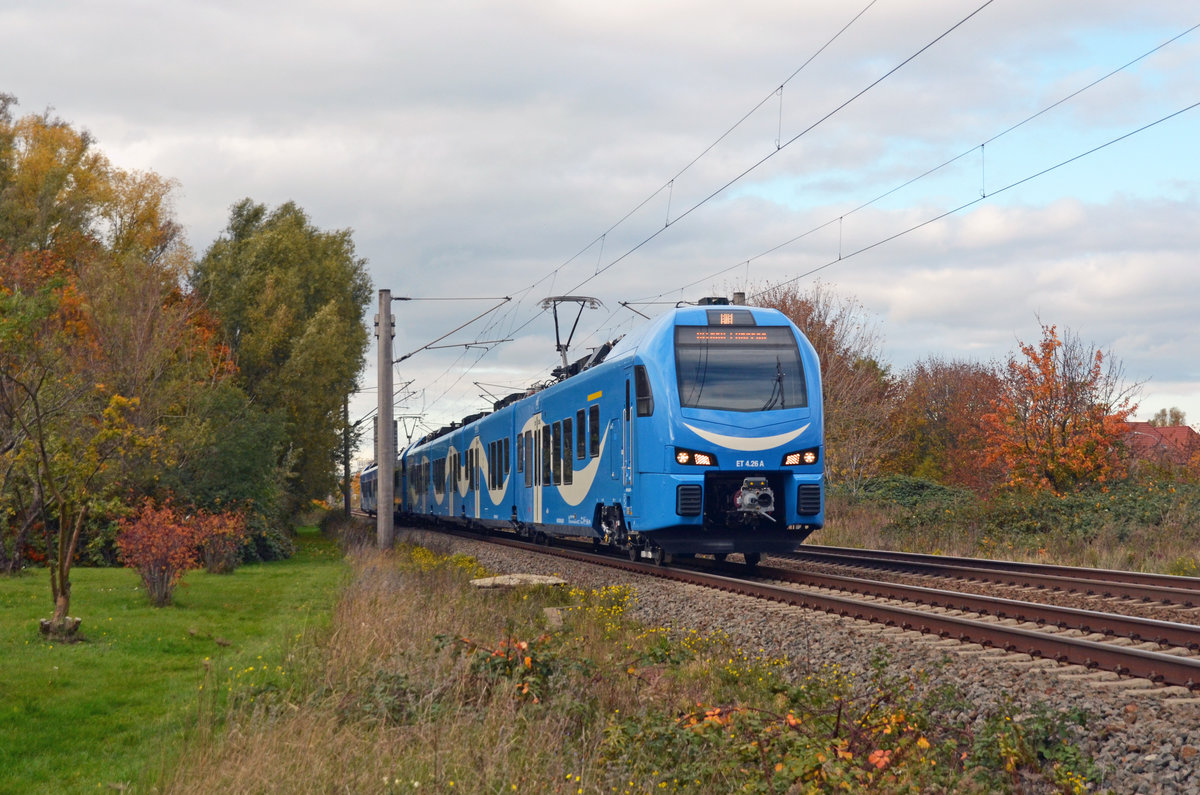 Am 27.10.20 rollten die beiden Allgäu-Express-Triebzüge vom Typ Stadler Flirt 3 von Dessau kommend durch Greppin. 428 030 und 428 033 fuhren nur bis zum Biterfelder Bahnhof und pausierten dort anschließend. Gruß ans Personal!