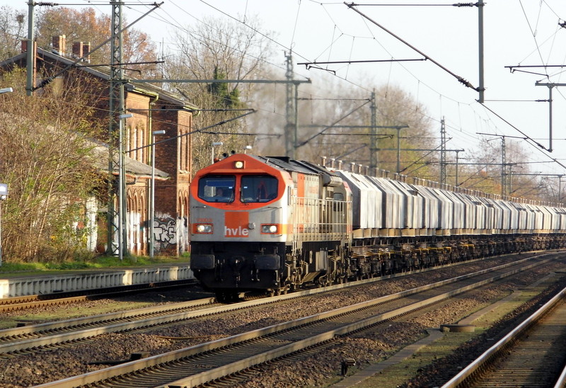 Am 27.11.2014 kam die V 330.8 von der HVLE aus Richtung Magdeburg nach Niederndodeleben und fuhr weiter in Richtung Braunschweig . 