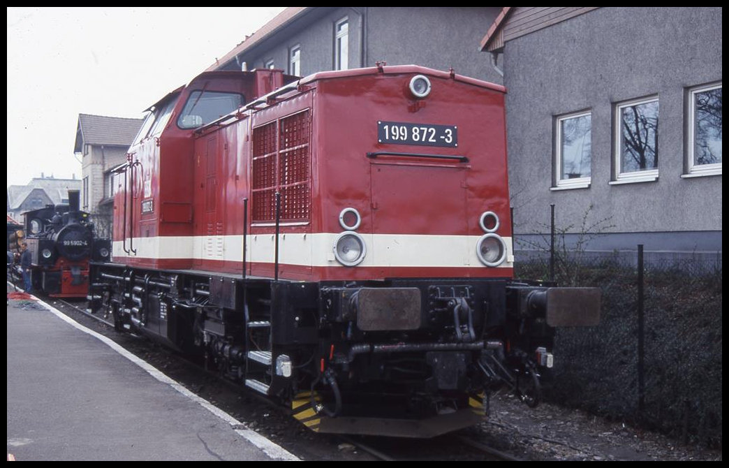 Am 27.3.1999 fand im Bahnhof Wernigerode anläßlich 100 Jahre HSB eine Fahrzeugschau statt.
Ausgestellt war auch das Harz Kamel 199872.