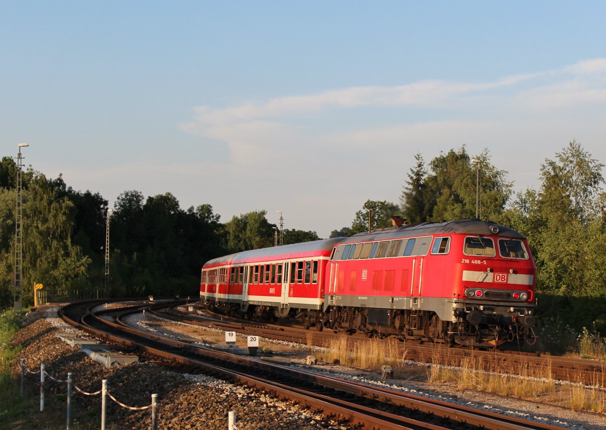 Am 27.Juli 2013 verlie� 218 488 mit einem RE den Kemptener Hbf in Richtung Buchloe.