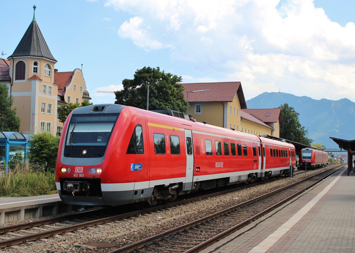 Am 27.Juli 2013 verlie� 612 003 als RE den Bahnhof Immenstadt nach Lindau Hbf.
