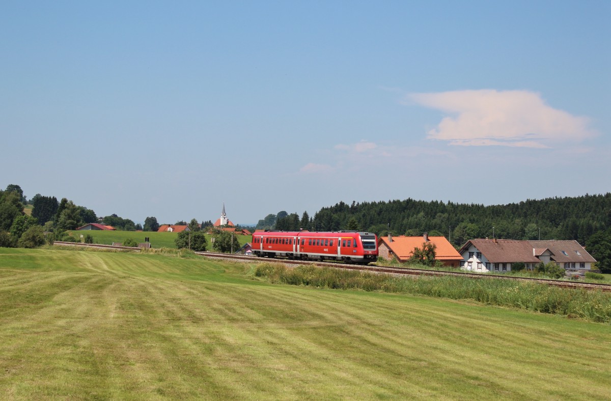 Am 27.Juli 2013 war 612 004 zwischen R�thenbach(Allg�u) und Heimenkirch als RE auf dem Weg nach Lindau Hbf.