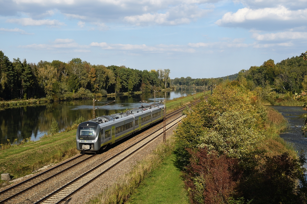 Am 28. September 2018 fuhr 440 413, von der KBS 993, kommend durch Günzburg nach Ulm.
