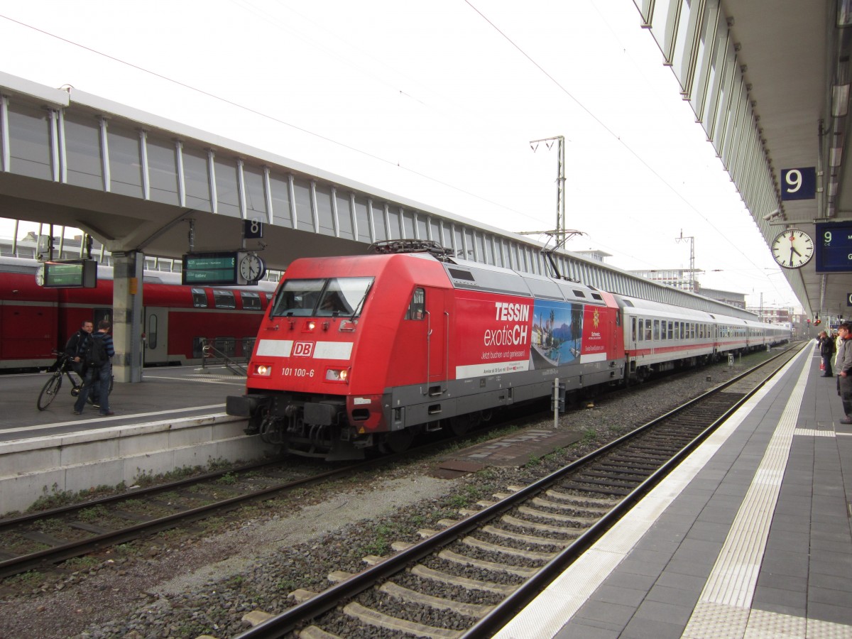 Am 28.03.2014 fährt 101 100 mit IC 132 nach Koblenz in den Münsteraner Hauptbahnhof ein.