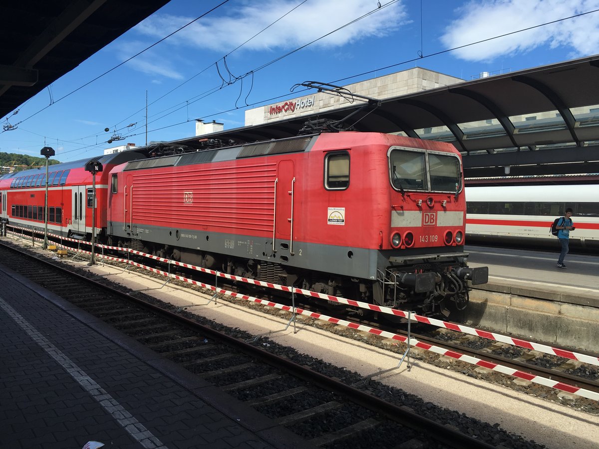 Am 28.07.17 schob die 143 109 als 146 Ersatz ihren Ire Richtung Stuttgart aus Ulm Hbf.