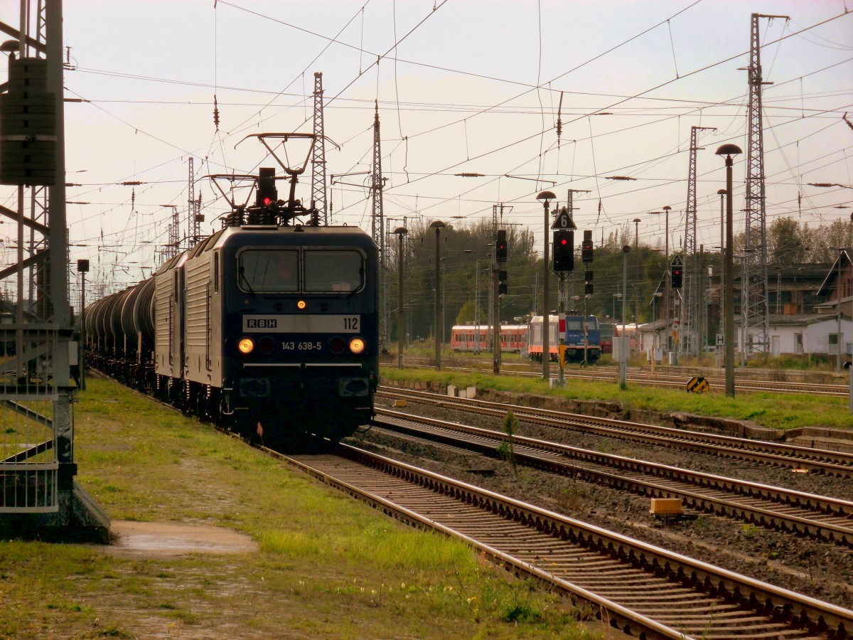 Am 28.09.2014 kamen RBH 112(143 638)und RBH 104(143 191)mit einem Kesselzug aus Richtung Salzwedel nach Stendal und fuhren weiter in Richtung Magdeburg.
