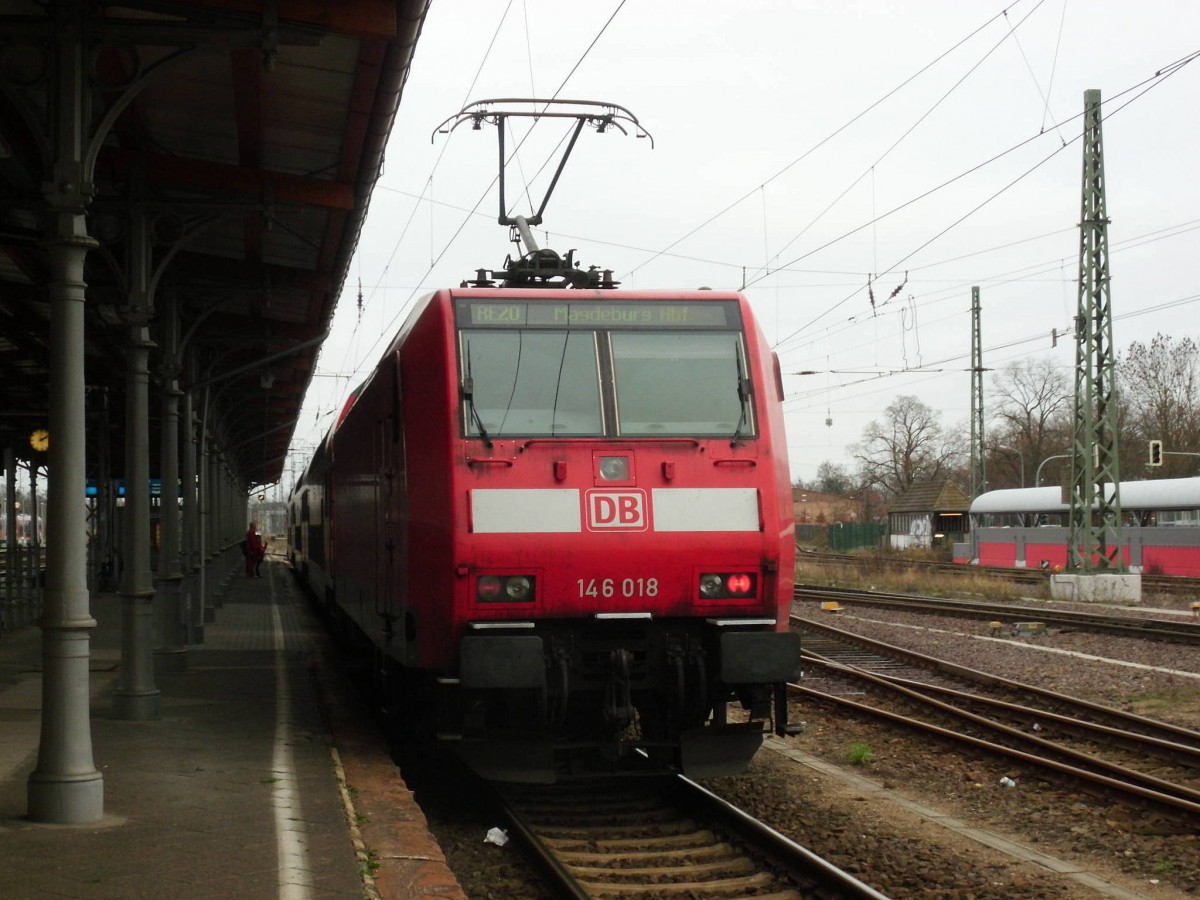 Am 28.12.2015 kam 146 018 mit ihrem RE aus Uelzen nach Stendal und fuhr weiter nach Magdeburg.