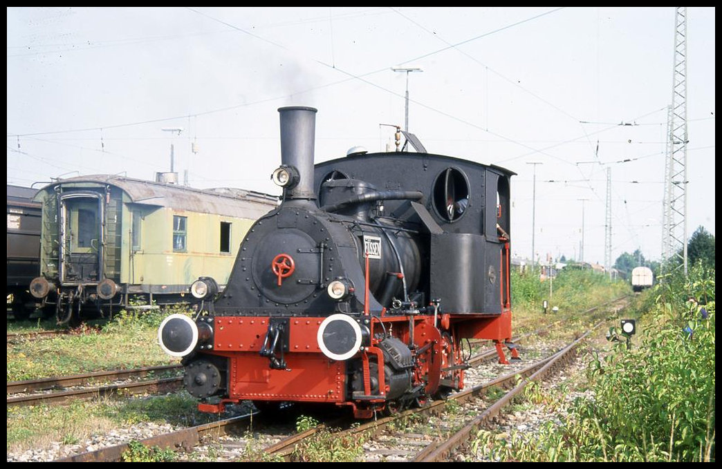 Am 2.8.2002 rangierte die kleine Dampflok Füssen im Museum Nördlingen.