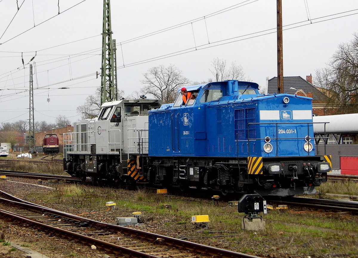 Am 29.03.2017 Rangierfahrt von der 0001 015-2 von EURO Cargo Rail, und die 204 031-1 von der PRESS in Stendal .