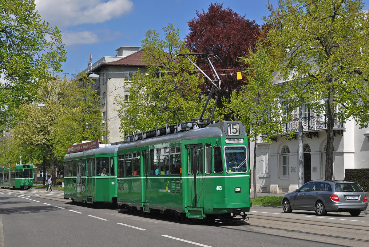 Am 29.04.2016 verschwindet eine weiterer Tramtyp aus den Strassen von Basel. Heute war der Be 4/4 465 zum letzten mal auf seiner Stammstrecke unterwegs. Hier fährt der Wagen auf der Linie 15 zur Haltestelle Denkmal.
