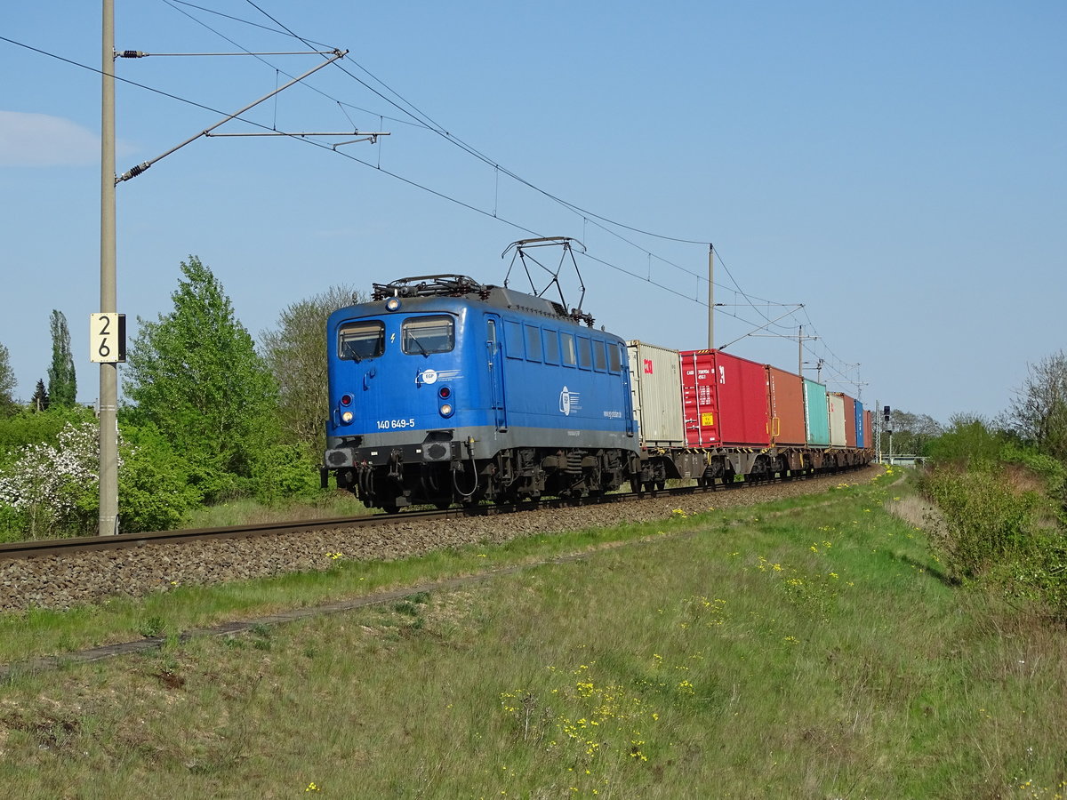 Am 29.04.2018 kam 140 649 mit einem Containerzug aus Richtung Magdeburg nach Stendal und fuhr weiter in Richtung Uelzen.