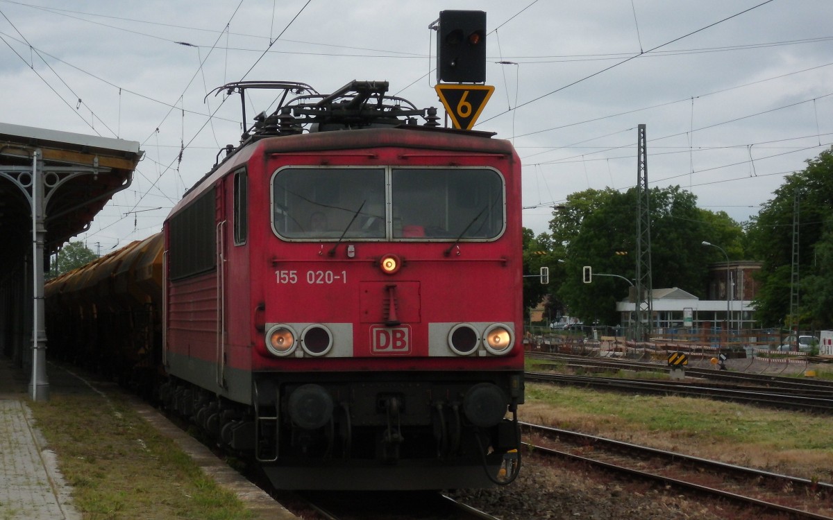 Am 29.05.2014 kam 155 020 mit einem Harnstoffzug aus Richtung Magdeburg nach Stendal und fuhr weiter in Richtung Wittenberge.