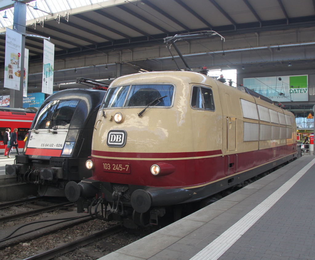 am 29.08.2014 waren 103 245-7 und ES 64 U2-026 zu Gast in M�nchen Hbf