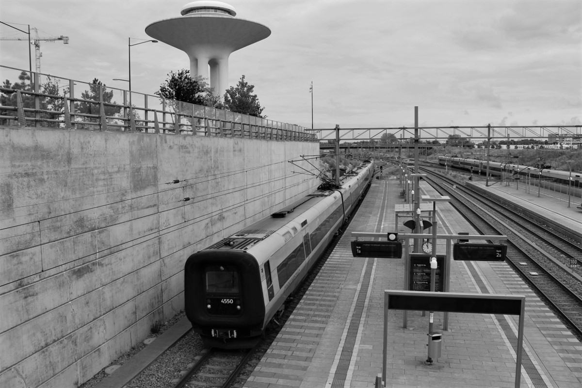 Am 29.08.2018 erreicht ein Öresundtåg nach Dänemark den Bahnhof Malmö Hyllie.
