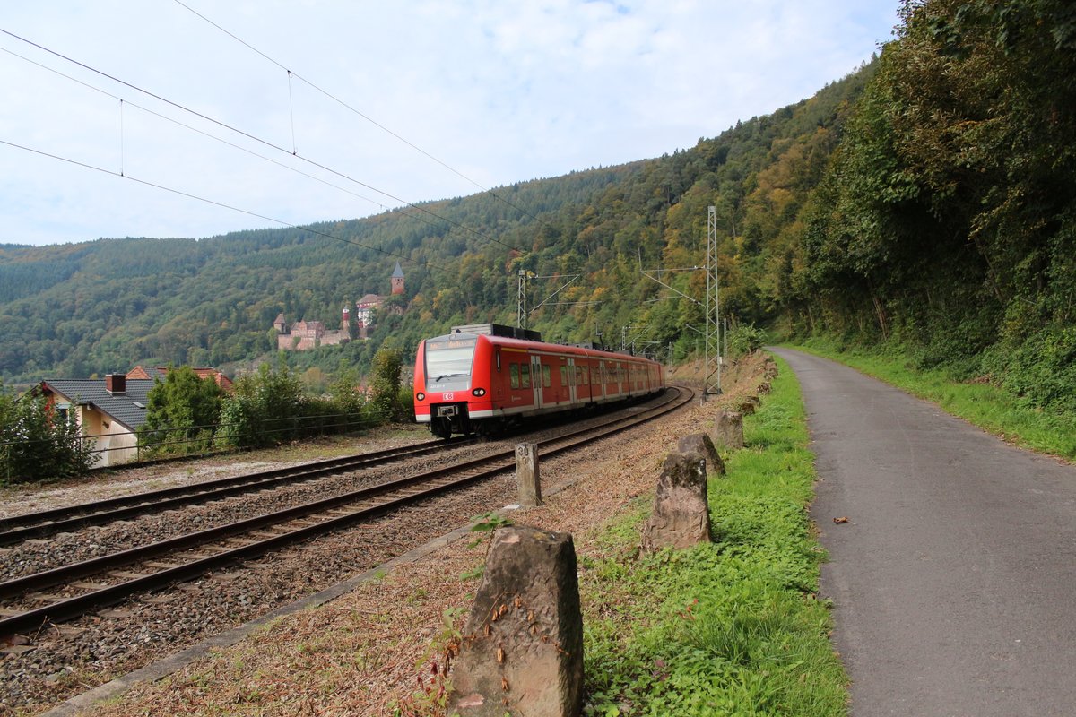 Am 29.09.2017 erreicht eine S1 auf ihrem Weg nach Osterburken Zwingenberg.