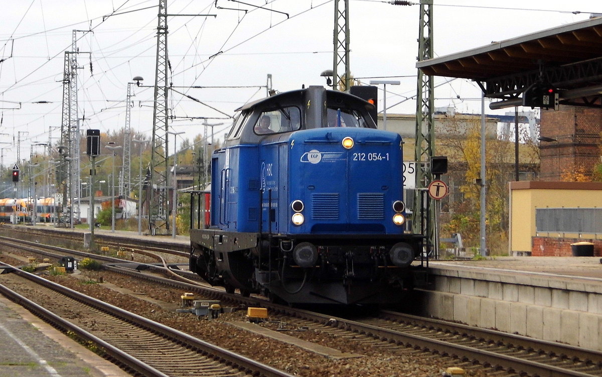 Am 29.10.2016 kam die 212 054-1 von der EGP aus Richtung Braunschweig  nach Stendal und fuhr weiter in Richtung Berlin .
