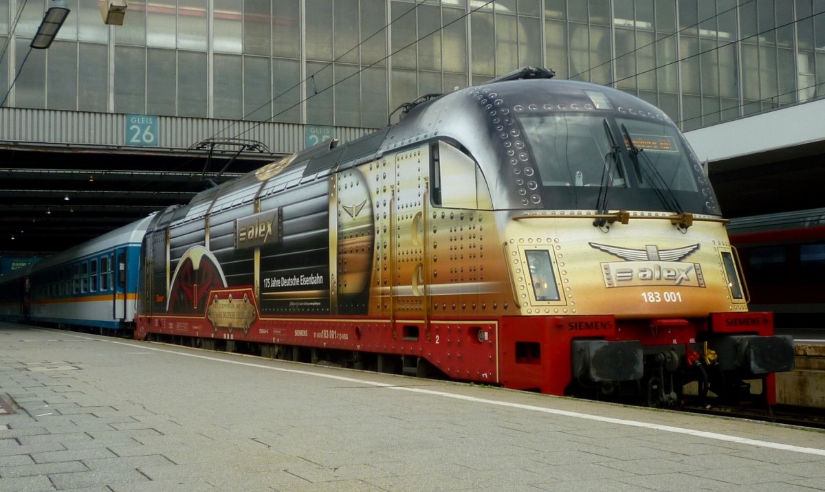 Am 2.9.11 fuhr der ALEX Werbetaurus nach Regensburg. 
Hier steht der Zug im Münchener Hauptbahnhof.