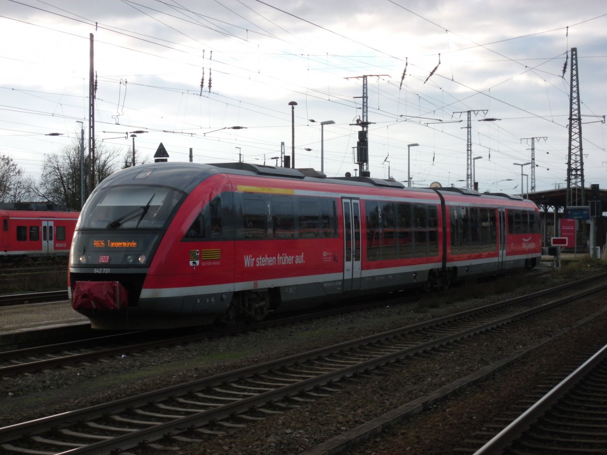 Am 29.12.2013 stand 642 221/721 nach Tangermünde bereit zur Abfahrt.