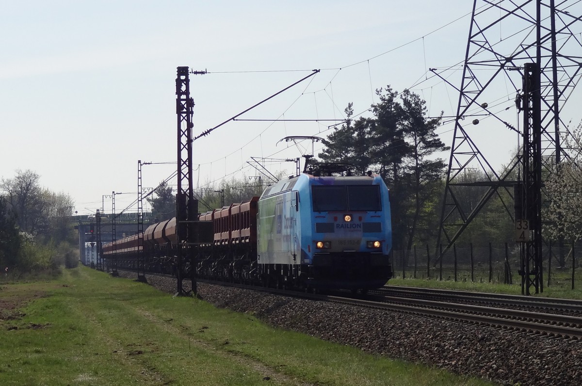 Am 29.3.14 zog die Kali und Salz 185 152 einen Sandzug durch Wiesental richtung Norden. 