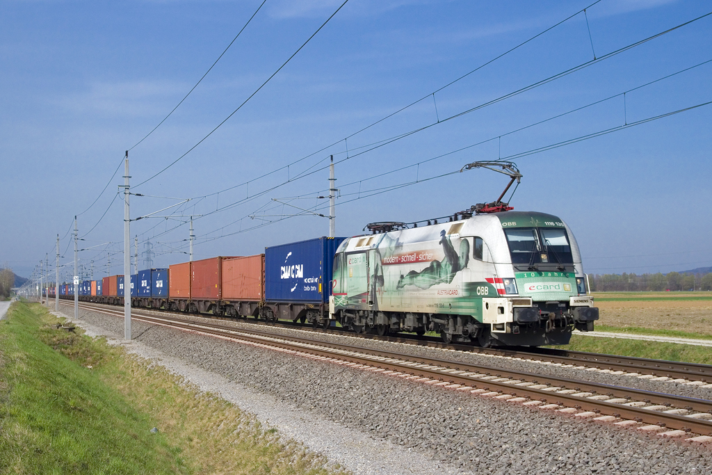 Am 3. April 2016 ist 1116 130  e-Card  mit G 43401 zwischen Jöß und Neutillmitsch unterwegs.