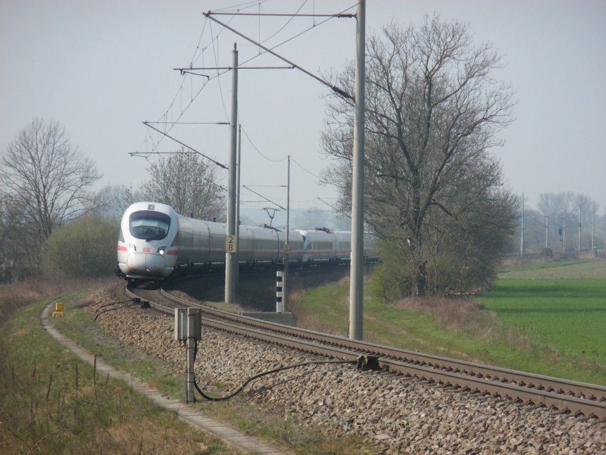 Am 30.03.2014 kam ICE  Mainz 411 082/582 und ICE  Tutzing 411 069/569 als Umleiter durch Stendal.Hier fuhr er gerade in Richtung Berlin.