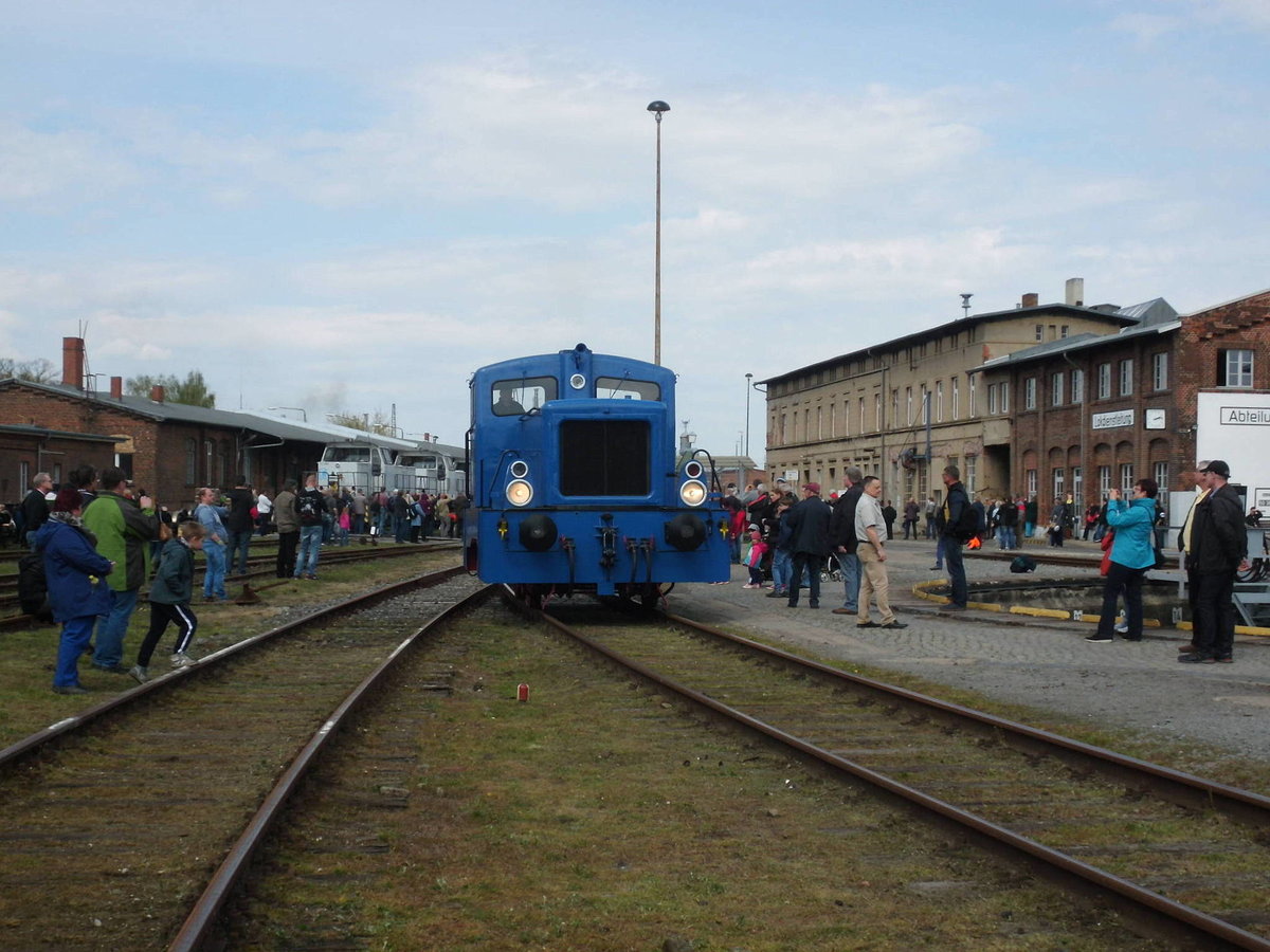 Am 30.04.2016 war in Wittenberge Saisonstart(Frühlingsfest) und 262 664 (ex.Zellstoffwerklok 3) fuhr in der LOKPARADE mit. 