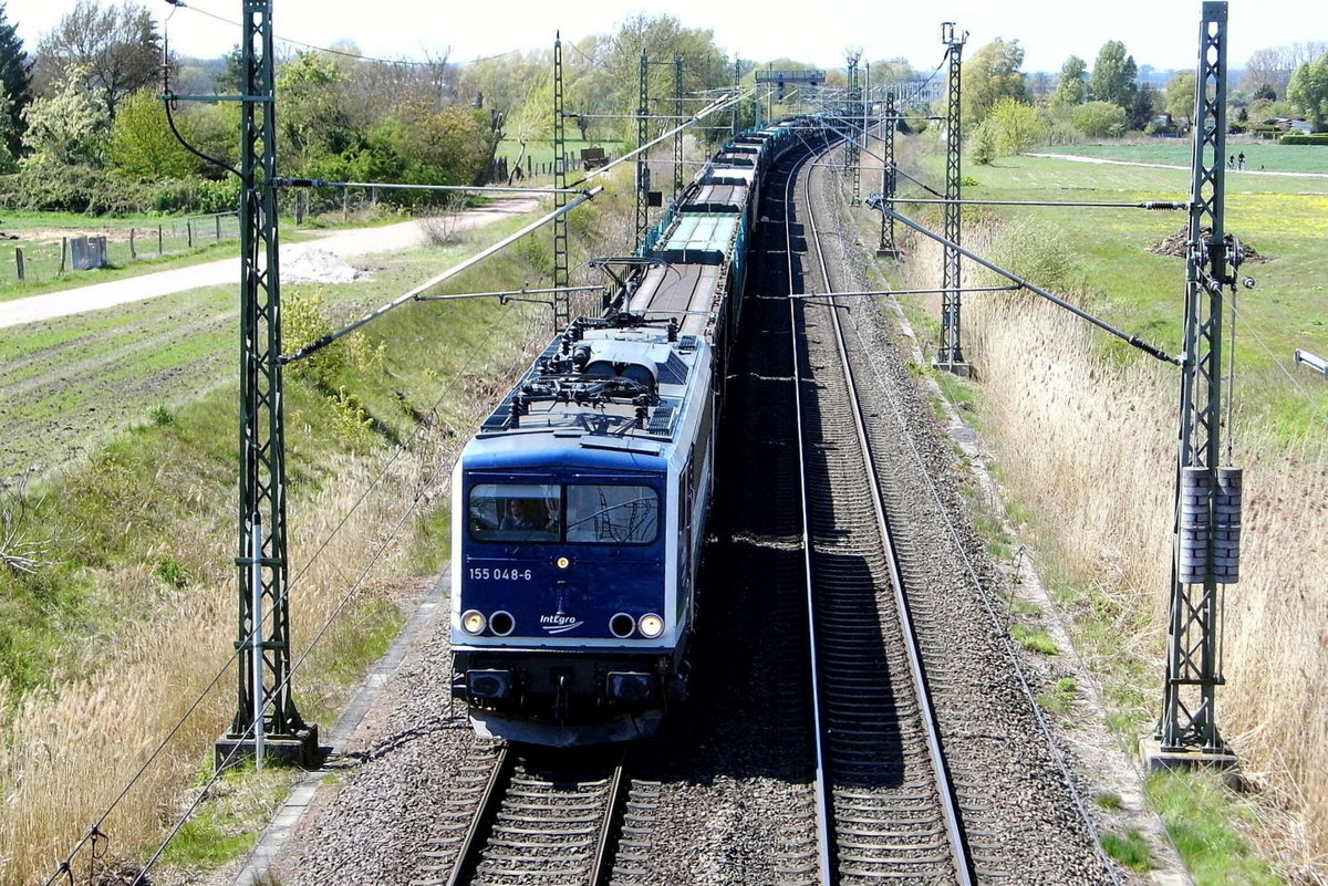 Am 30.04.2017 kam die 155 048-6 von der IntEgro (Press) aus Richtung Braunschweig nach Stendal .