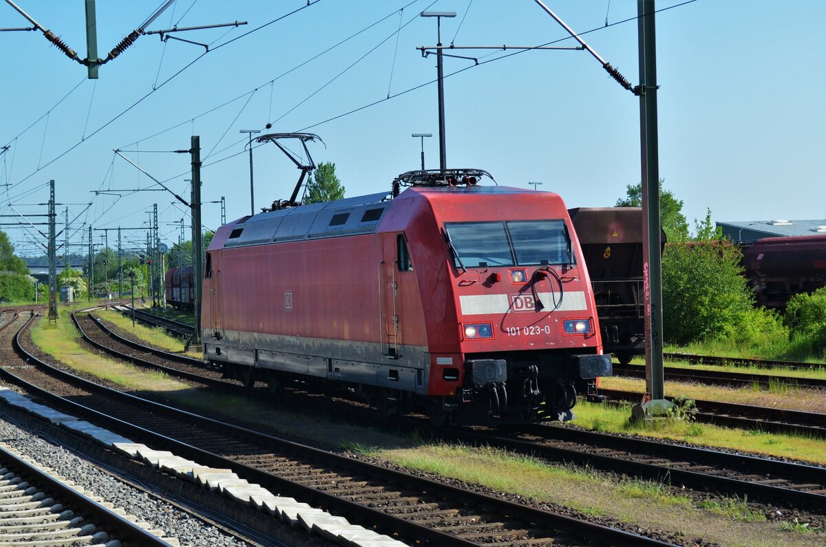 Am 30.05.21 Rangierte 101 023-0 in Itzehoe um IC 2073 in Richtung Dresden bringen zu können.