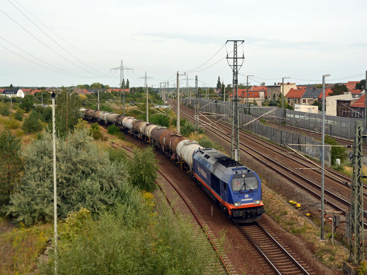 Am 30.06.20 führte 264 002 einen Kesselwagenzug durch Bitterfeld Richtung Halle/Leipzig. Der Zug war unterwegs von Wittenberg-Piesteritz nach Ebeleben.