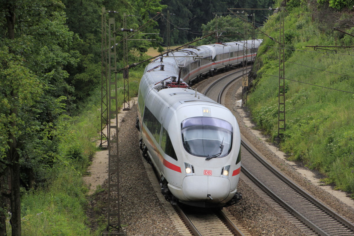 Am 30.07.2013 legt sich ein unbekannter 411 aus Richtung Augsburg kommend kurz vor Treuchtlingen in die Kurve. 