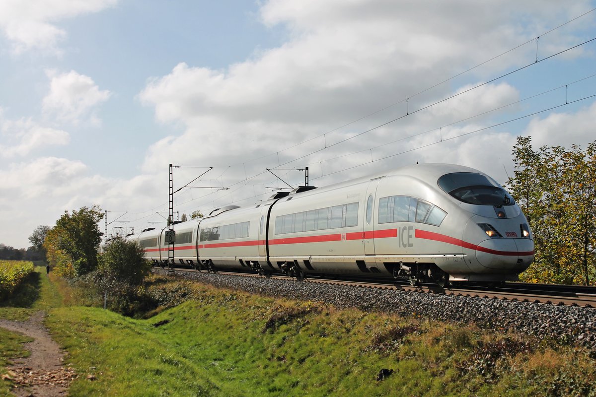 Am 30.10.2017 fuhr 403 517-6  Recklinghausen  zusammen mit 403 060-7  Linz am Rhein  von Basel SBB in Richtung Köln, als dieser bei Hügelheim gen Freiburg (Breisgau) vorbei kam.