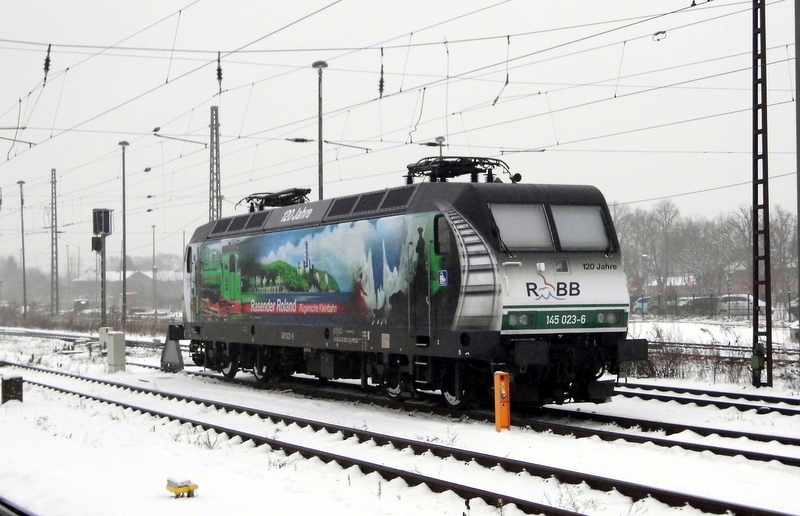 Am 30.12.2014 war die 145 023-6 von der Press in Stendal abgestellt .
