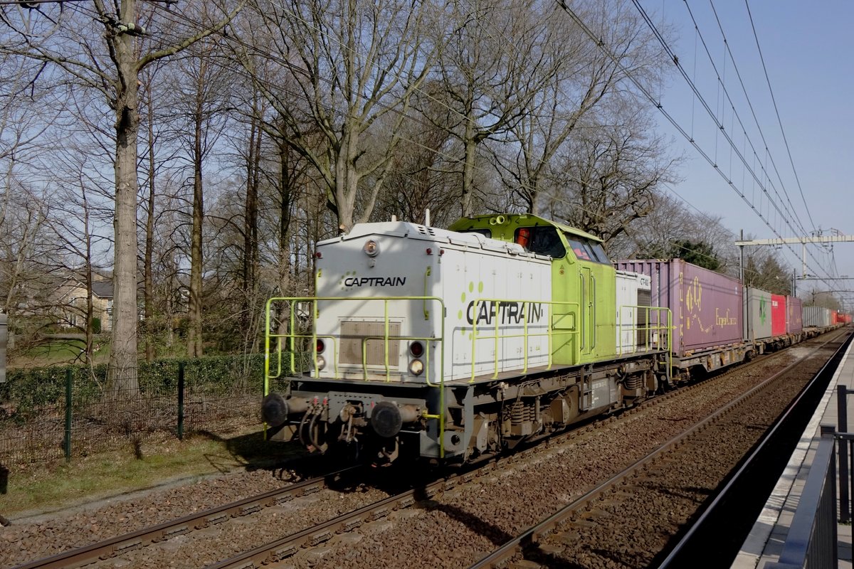 Am 31 März 2021 zieht CapTrain CT-102 ein KLV durch Tilburg-Universiteit.