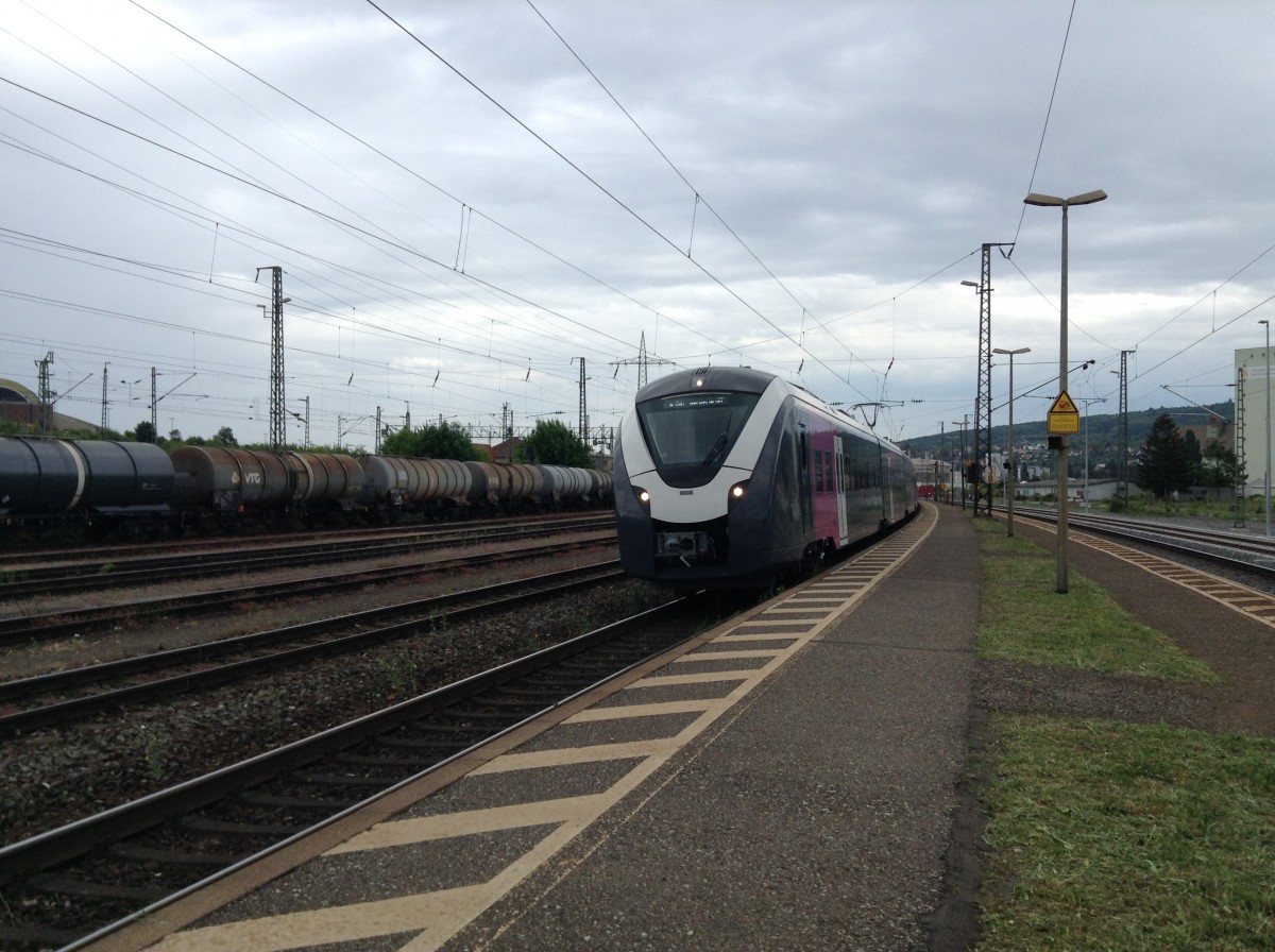 Am 31.05.2015 fuhr eine doppeltraktion Br. 1440 durch den Bahnhof Würzburg Zell.