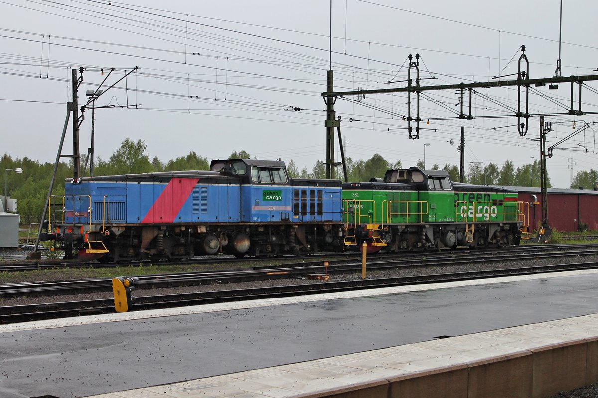 Am 31.05.2015 standen GC T44 259 und GC Td 381 zusammen in Boden C abgestellt und warten auf neue Einsätze.